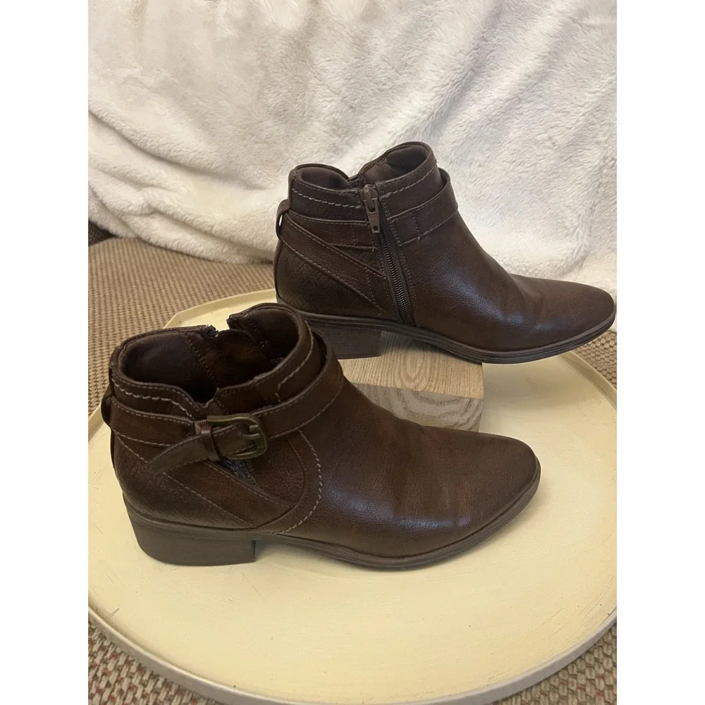 Baretraps Women Maci Western Ankle Booties Sz US 8.5 M Brown Buckle Vegan Leathr